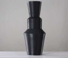 Load image into Gallery viewer, ALDEN CERAMIC FLOWER VASE