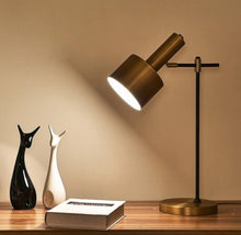 Load image into Gallery viewer, RANGE 22.8&quot; DESK LAMP