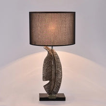 Load image into Gallery viewer, Fender Leaf-like Table Lamp